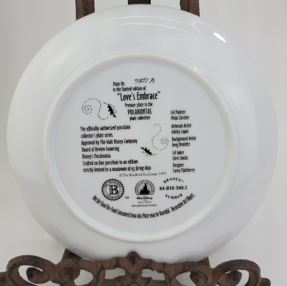 Bradford's Exchange Pocahontas Love's Embrace Disney Collectors Porcelain Plate - Picture 4 of 10